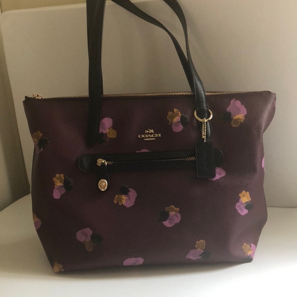 A authentic Coach handbag - Picture 3 of 5